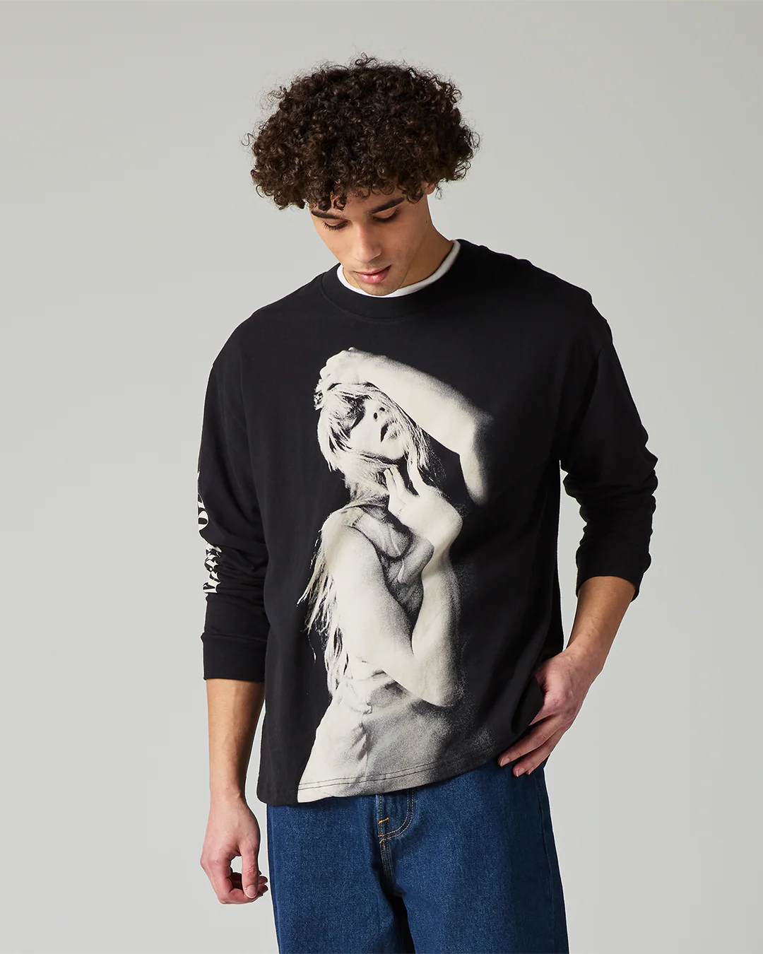Taylor Swift | The Eras Tour Photo Long Sleeve T-Shirt - Image 2
